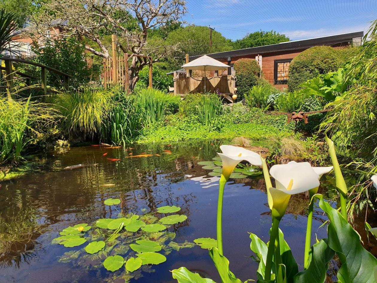 'Monktonmead Lodge' In Secluded Setting, With Private Indoor Pool. Ryde  Luaran gambar