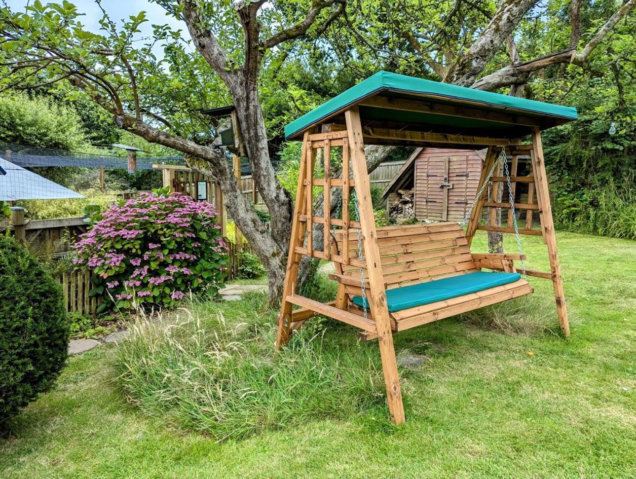 'Monktonmead Lodge' In Secluded Setting, With Private Indoor Pool. Ryde  Luaran gambar
