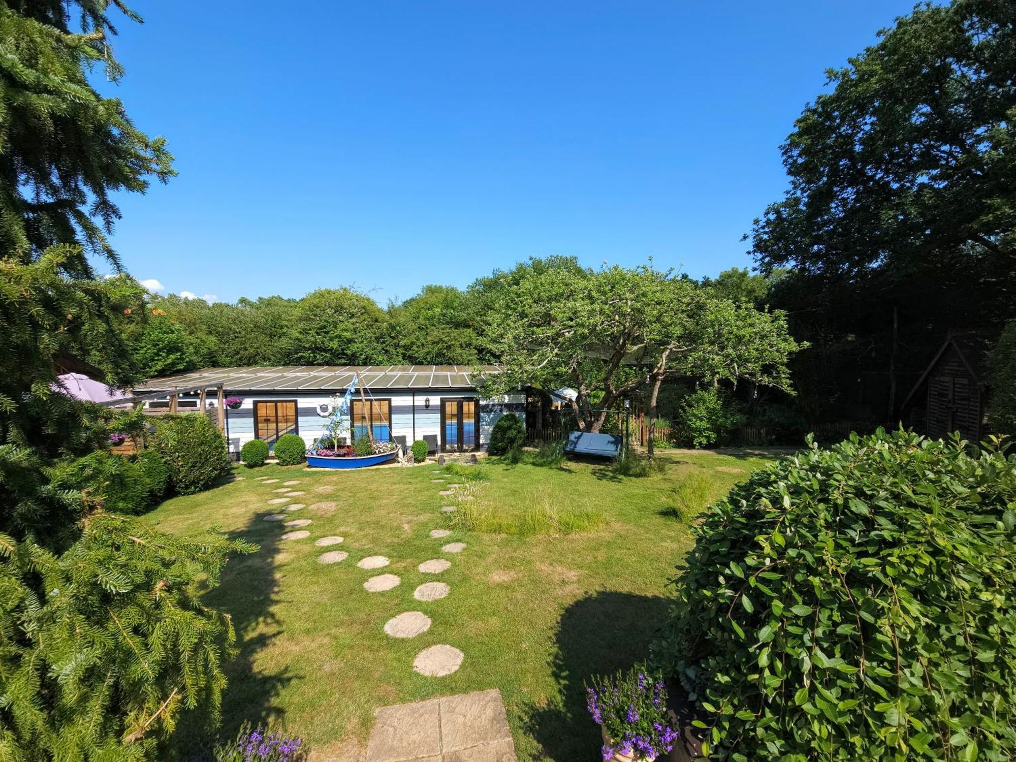 'Monktonmead Lodge' In Secluded Setting, With Private Indoor Pool. Ryde  Luaran gambar